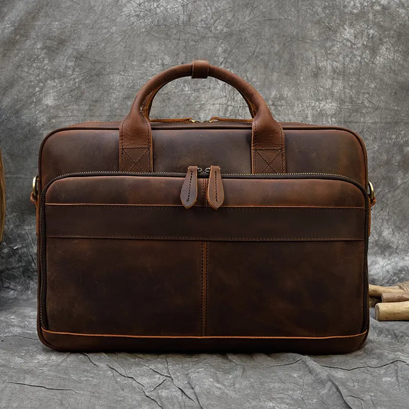 "Laptop Bag in Vintage Leather: Classic Appeal"